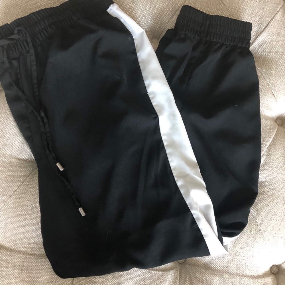 Women’s joggers